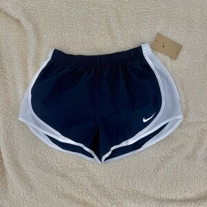 NWT Nike Women’s Navy and White Athletic Running Shorts Lined
